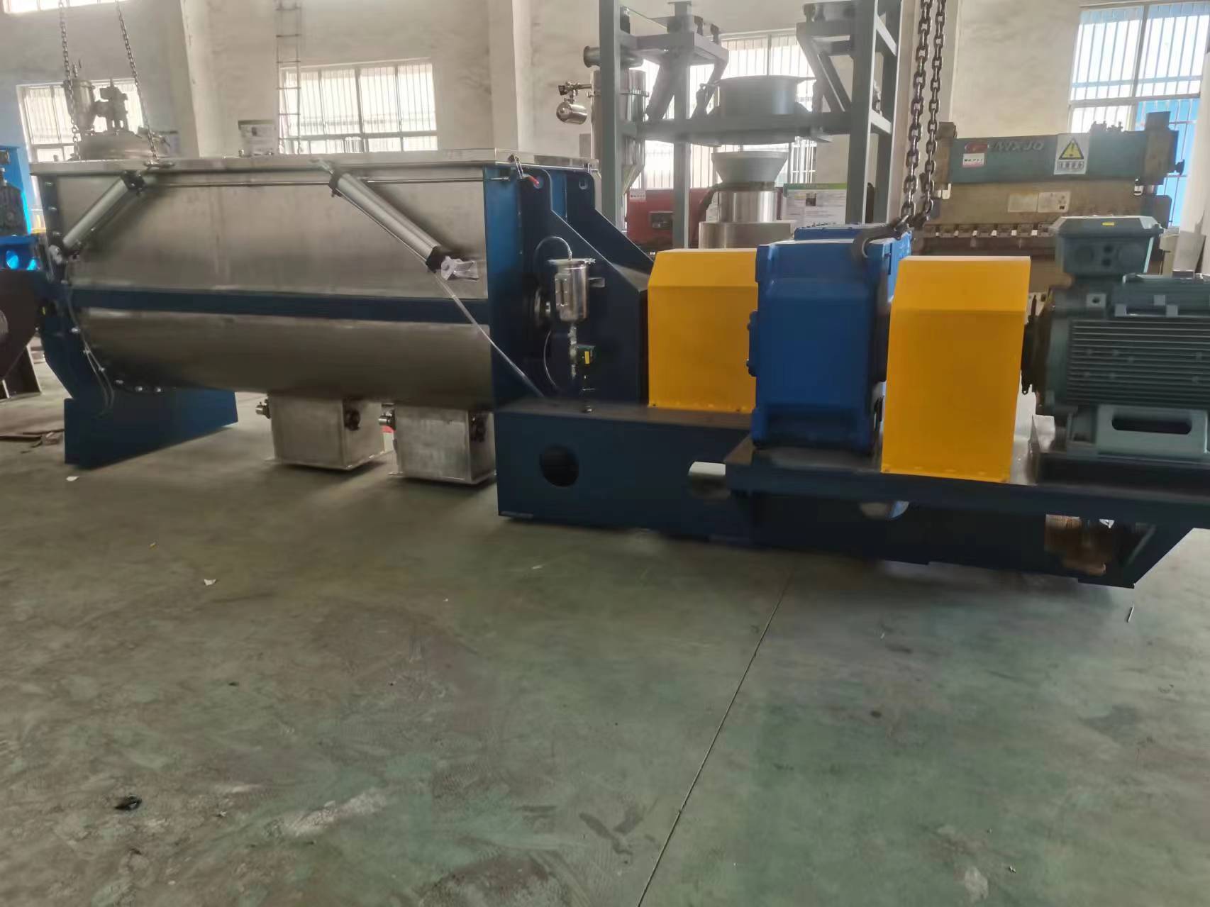 臥式螺帶混合機(jī)